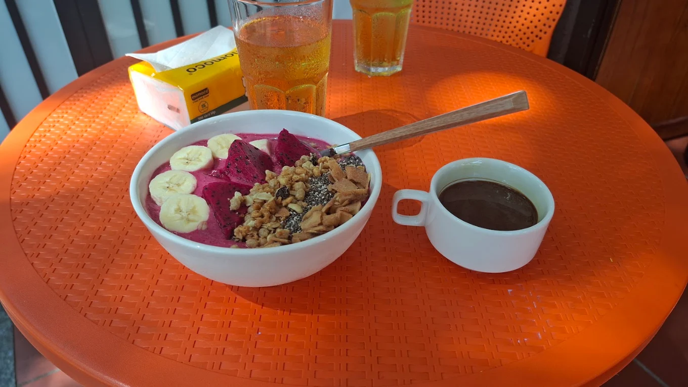 Dragon fruit bowl
