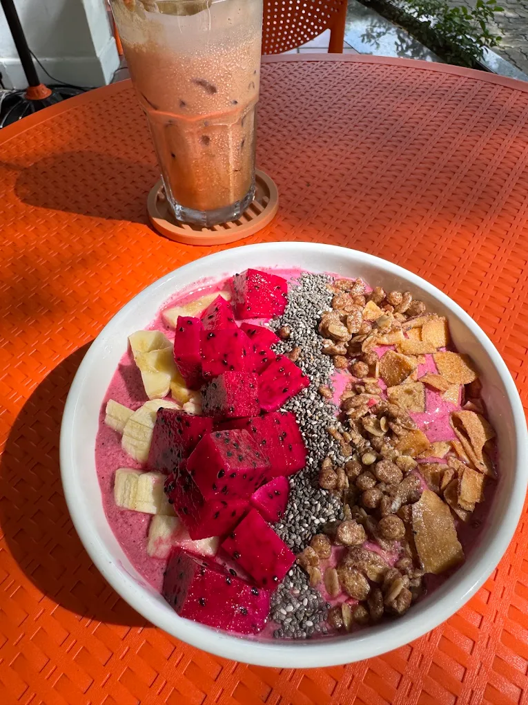 Dragon fruit bowl