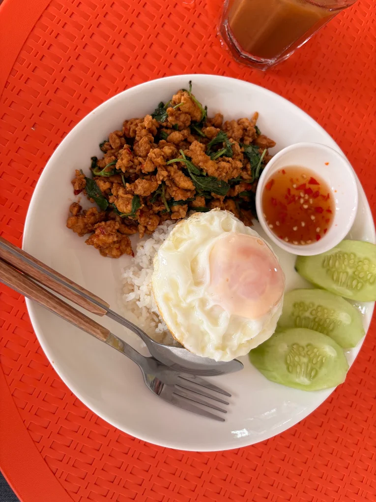 Pad kra pao, chicken